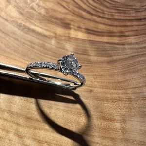 Authentic Diamond 💍 Ring (NEW)